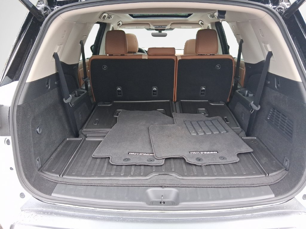 Used 2026 Nissan Pathfinder Platinum w/ Cargo Package FWD image 25