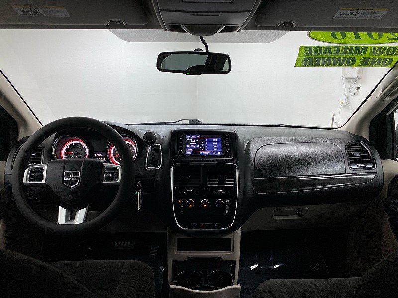 Used 2016 Dodge Grand Caravan American Value Package w/ UConnect Hands-Free Group image 20