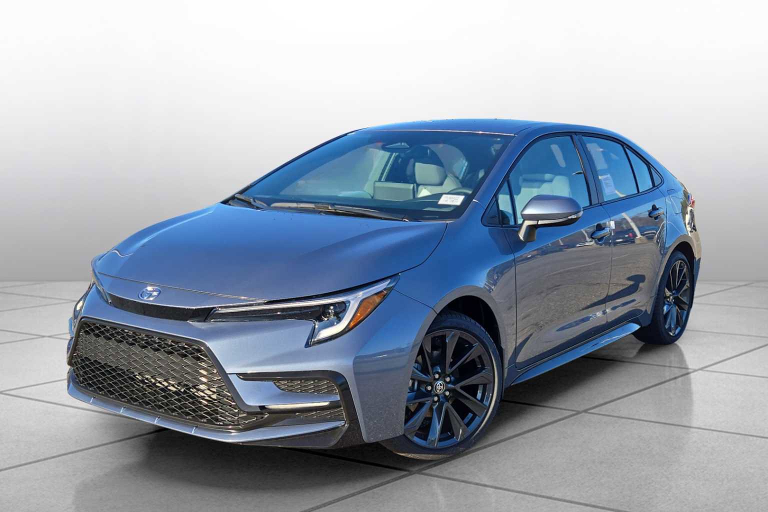 Used 2026 Toyota Corolla SE w/ SE Package image 2