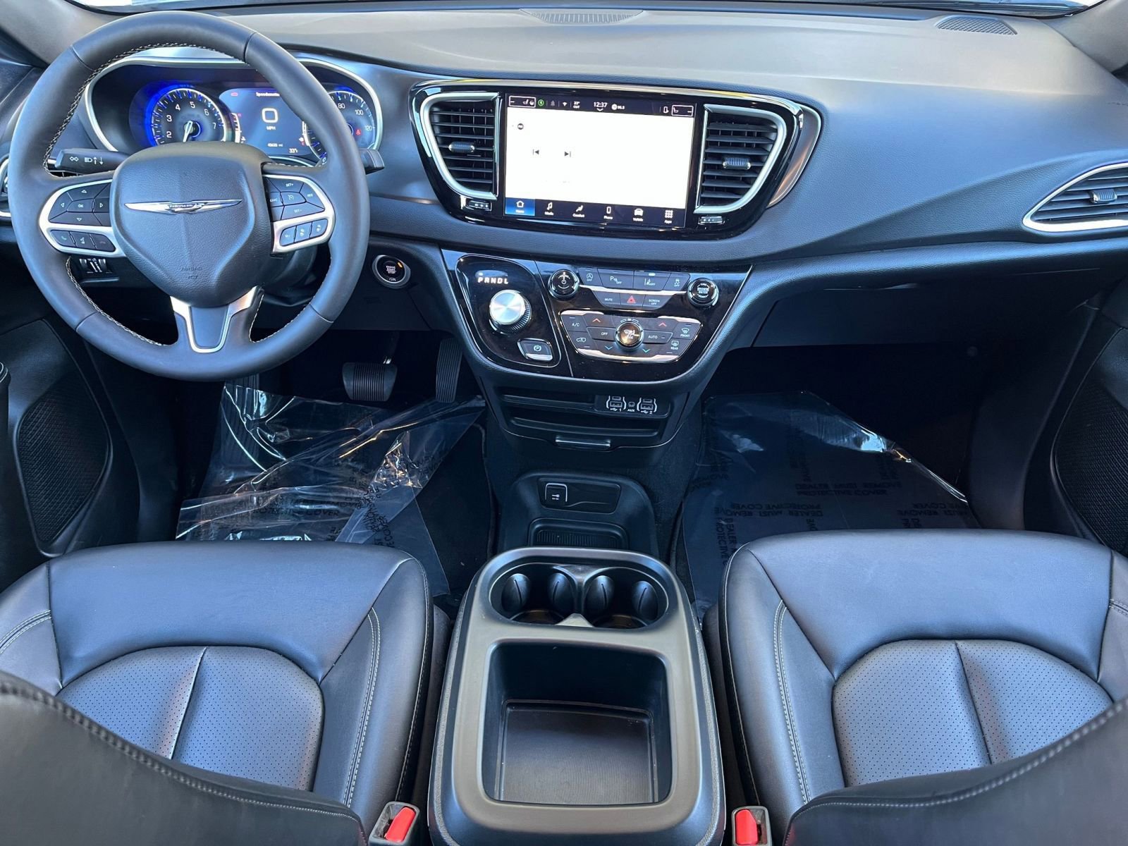 Used 2025 Chrysler Pacifica Select image 31