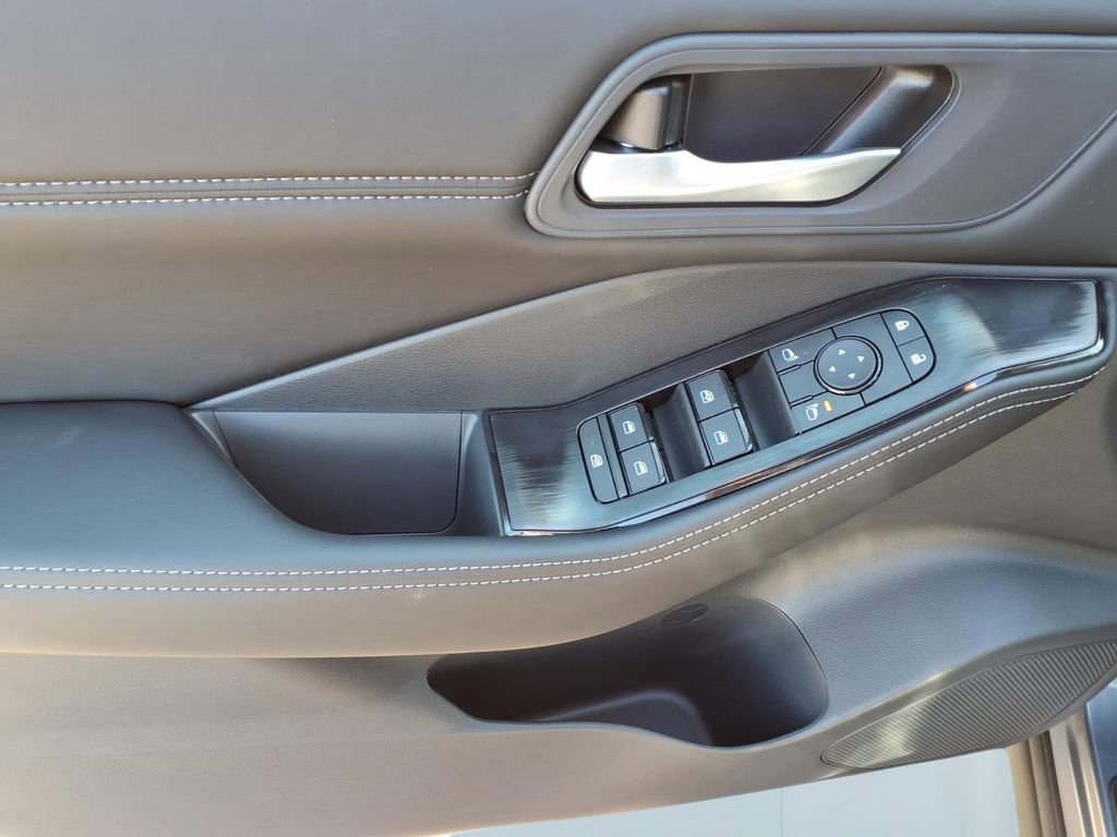 New 2026 Nissan Rogue SV image 14