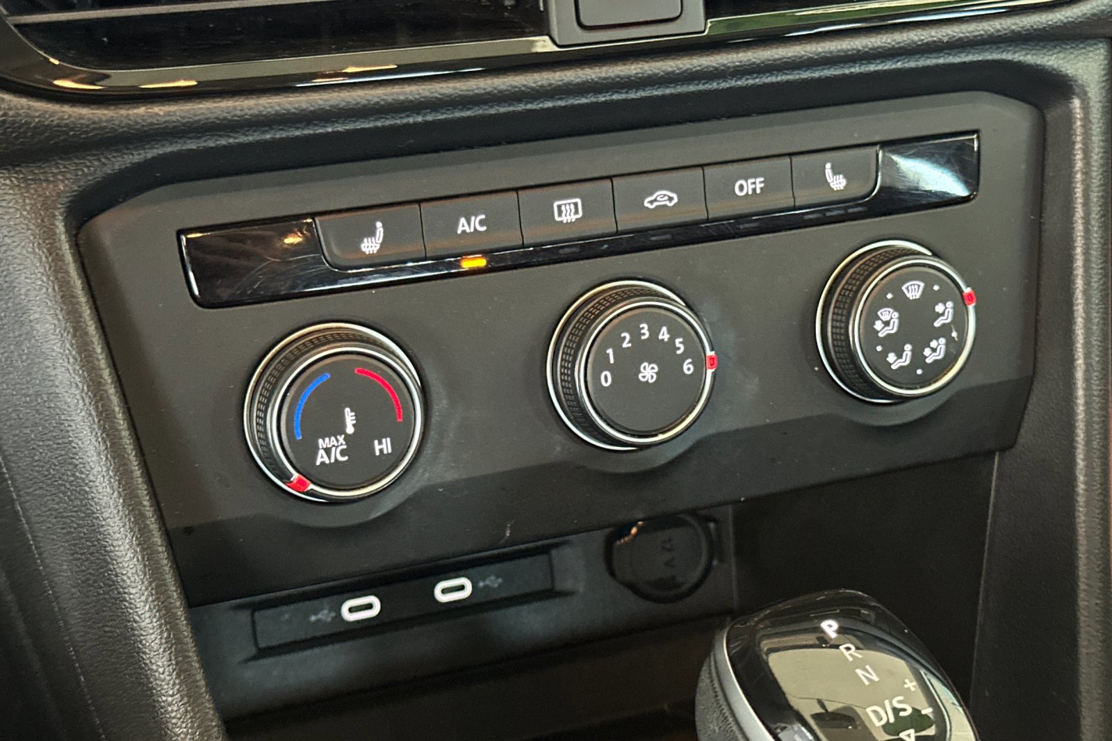 Used 2022 Volkswagen Taos SE image 20