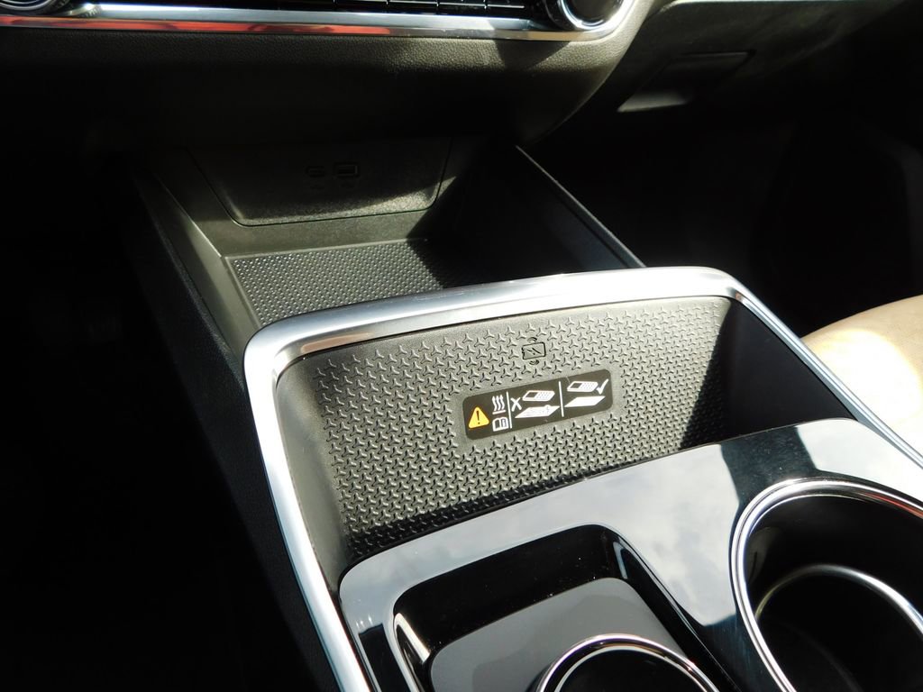 Used 2025 Chevrolet Equinox ACTIV w/ Safety and Technology Package image 36