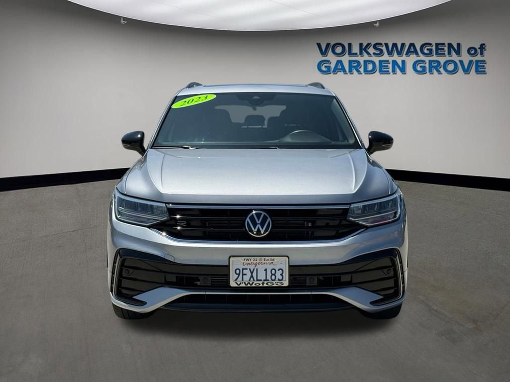 Used 2023 Volkswagen Tiguan SE R-Line FWD image 3