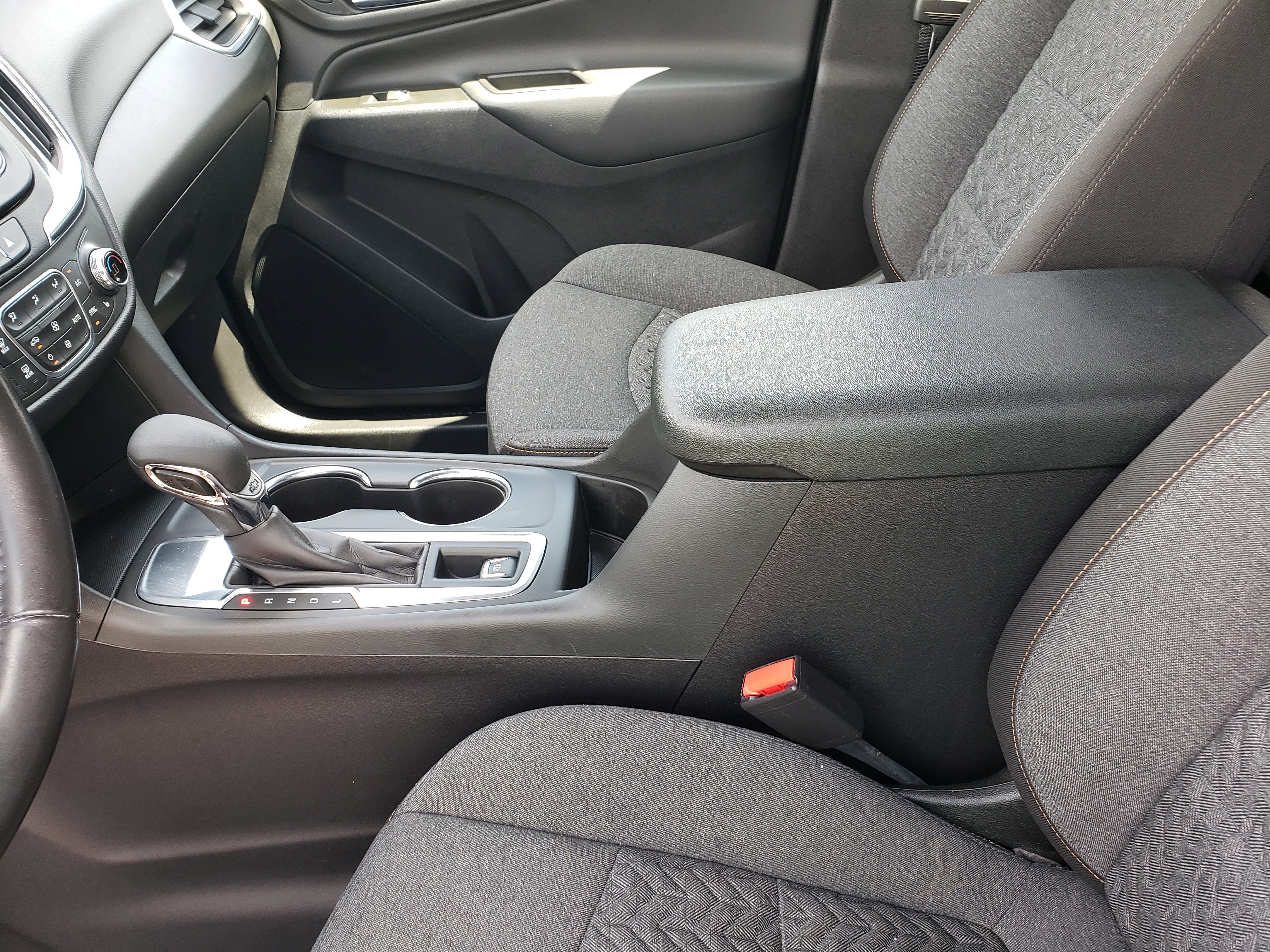 Used 2022 Chevrolet Equinox LT w/ Driver Convenience Package image 27