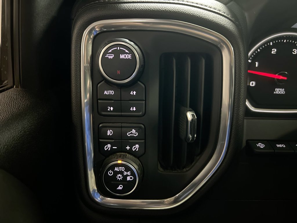 Used 2022 Chevrolet Silverado 3500 High Country w/ LPO, Hitch Package AWD/4WD image 13