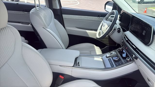 Used 2024 Hyundai Palisade AWD image 11
