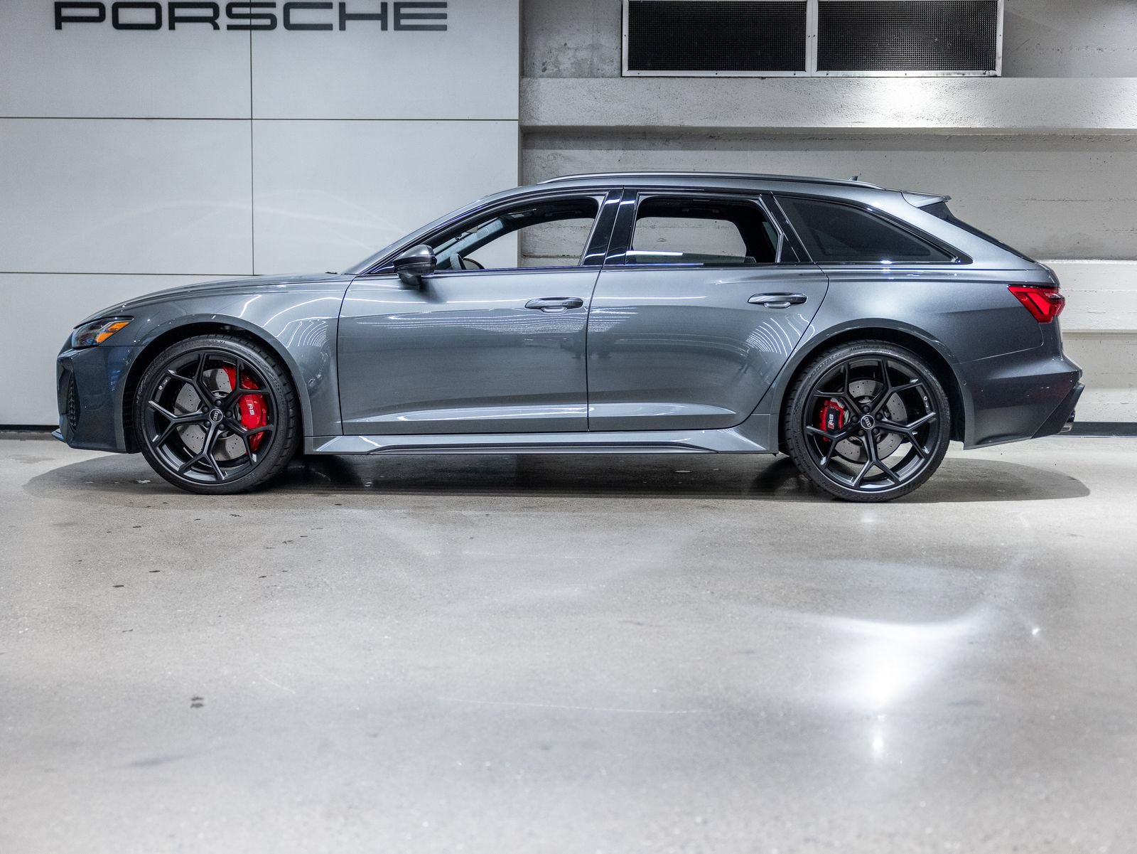 Used 2026 Audi RS 6 performance AWD/4WD image 2