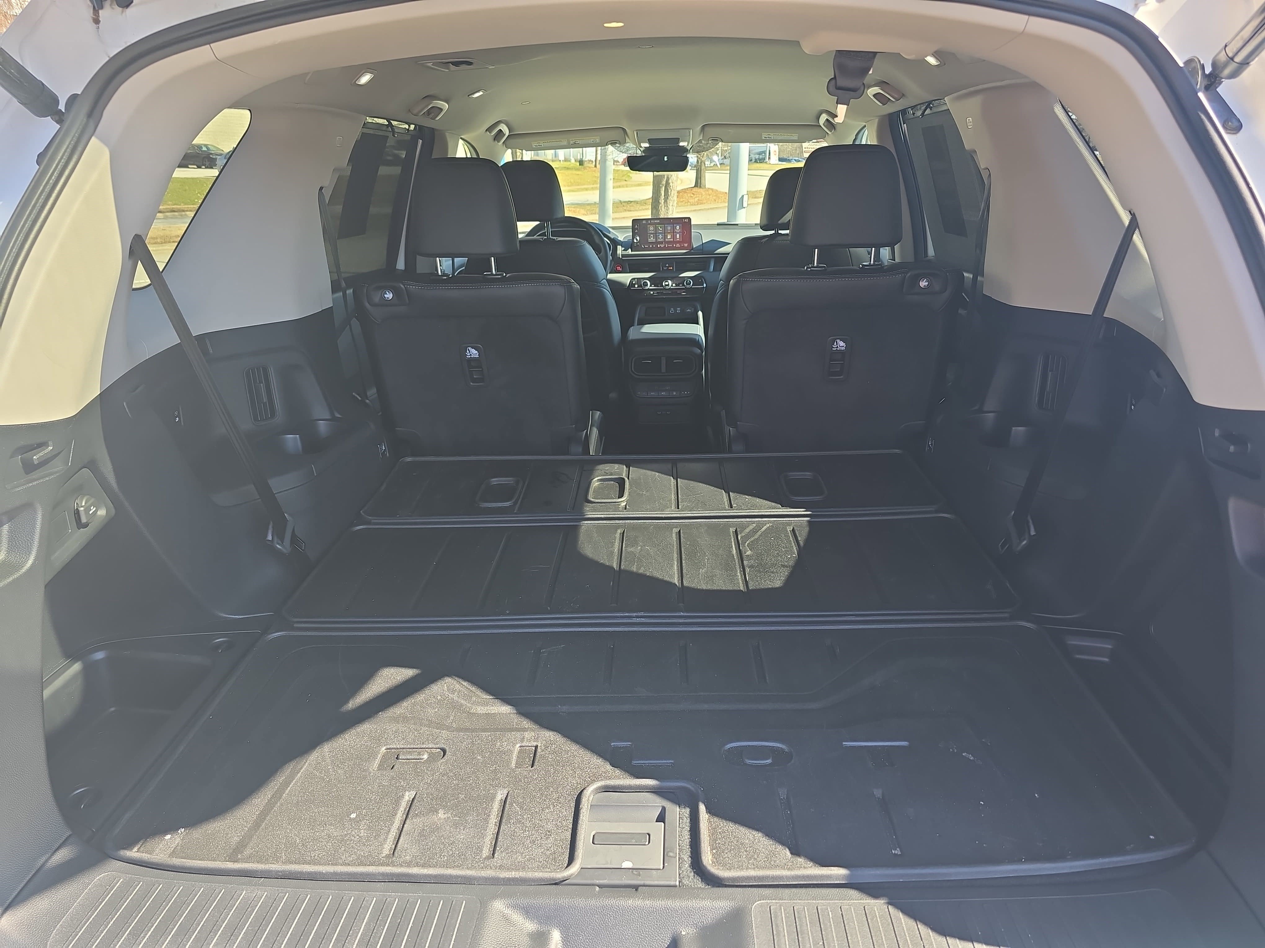 Used 2025 Honda Pilot EX-L image 13