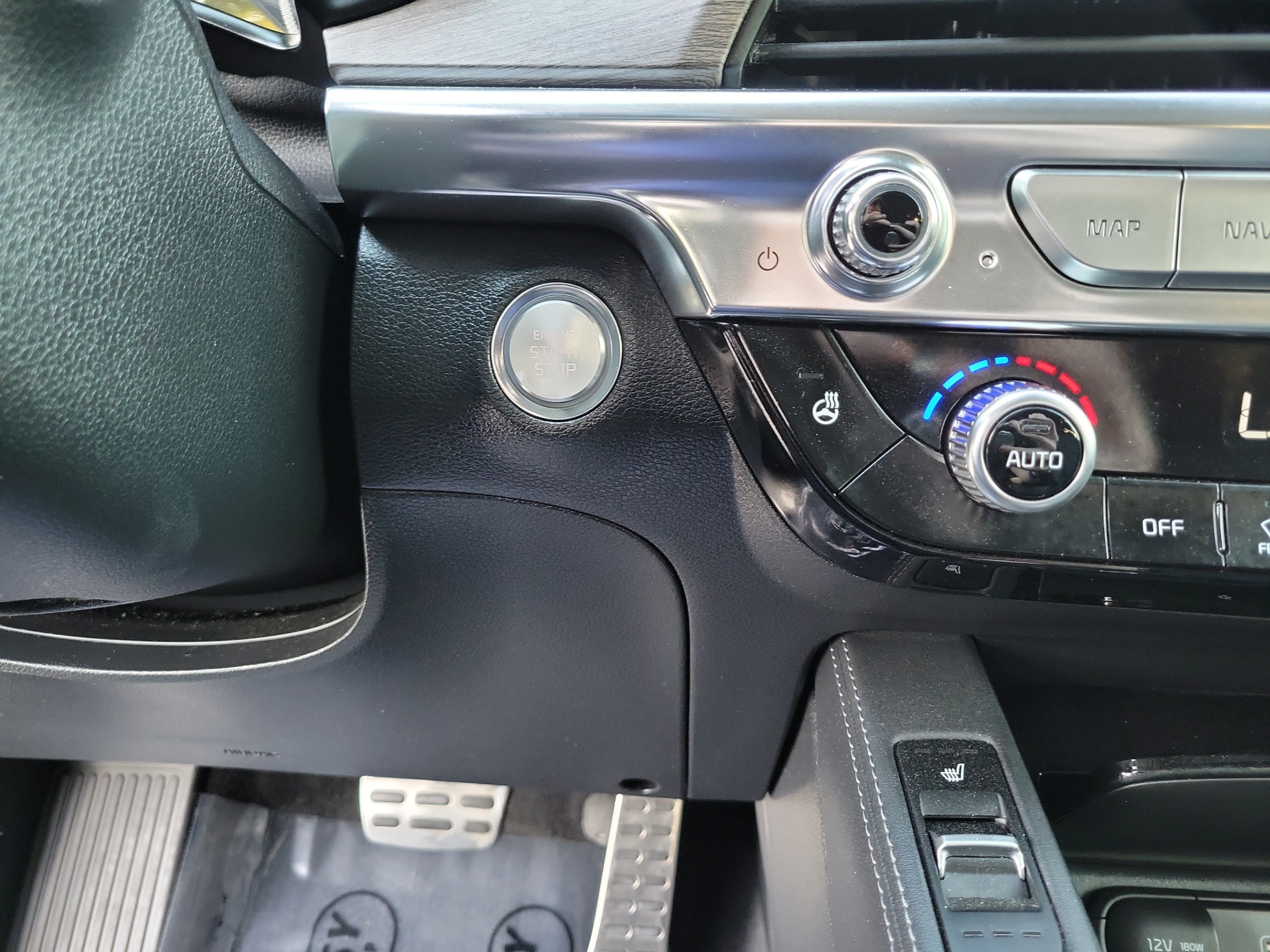 Certified 2021 Kia Telluride SX w/ Nightfall Edition Package AWD/4WD image 22