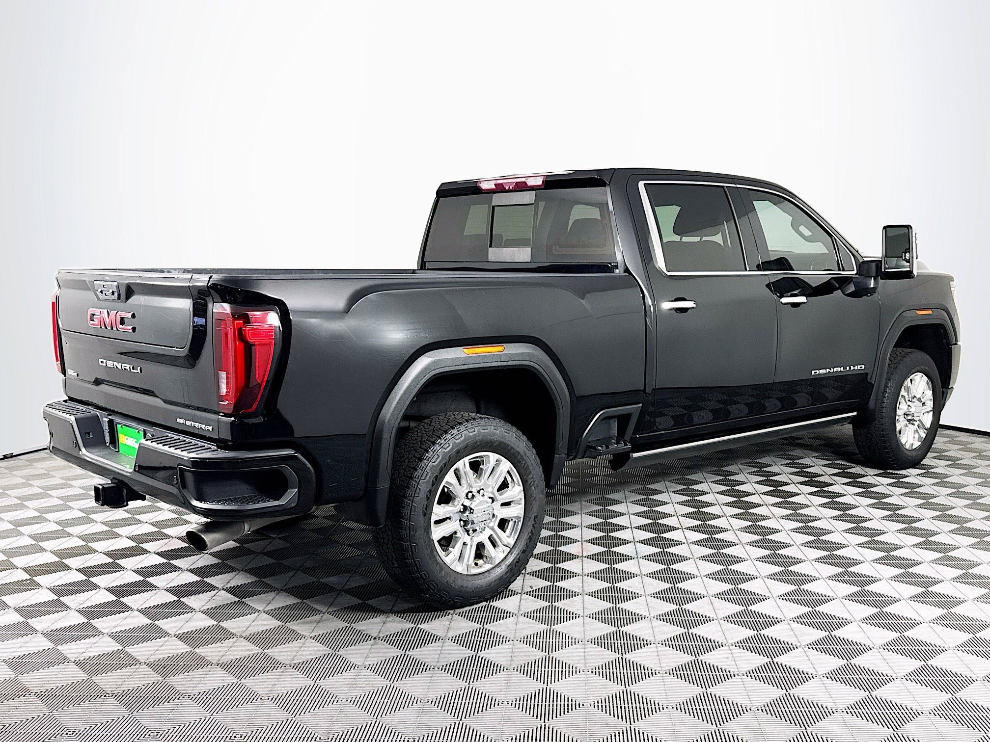 Used 2022 GMC Sierra 2500 Denali w/ Technology Package AWD/4WD image 8