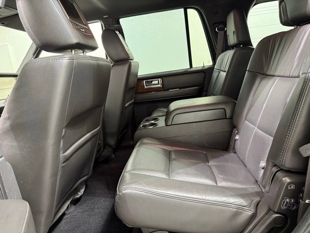 Used 2014 Lincoln Navigator 4WD image 25