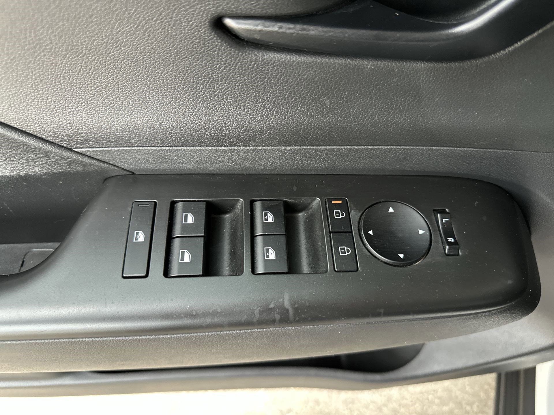 Used 2025 Hyundai Kona SEL image 15