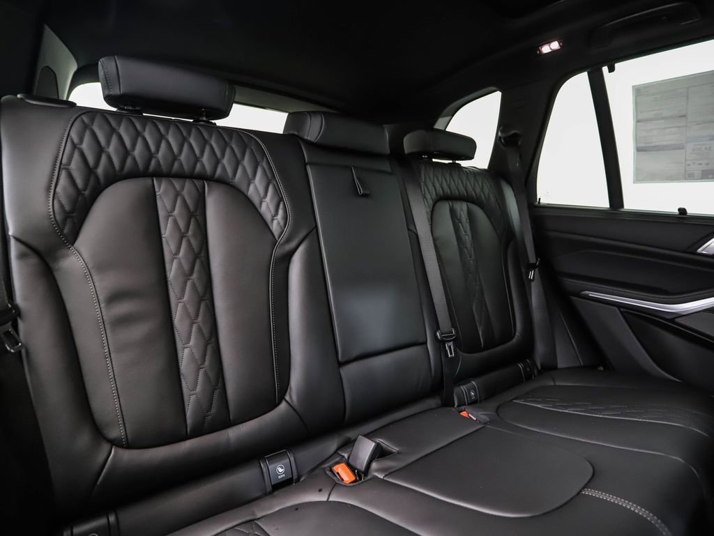 New 2026 BMW X5 xDrive40i w/ Executive Package image 28