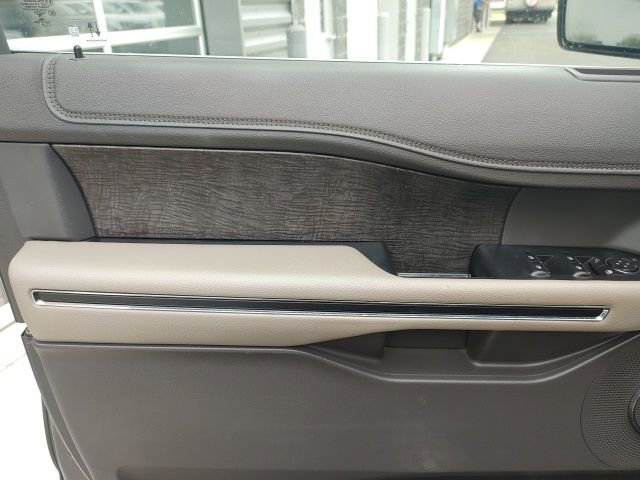 Used 2021 Ford Expedition Limited image 20