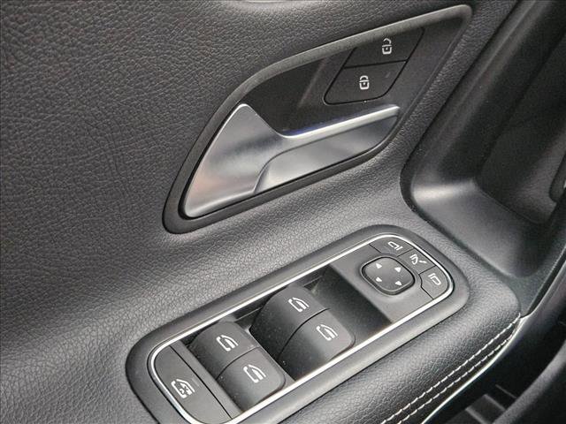Used 2025 Mercedes-Benz CLA 250 4MATIC image 17
