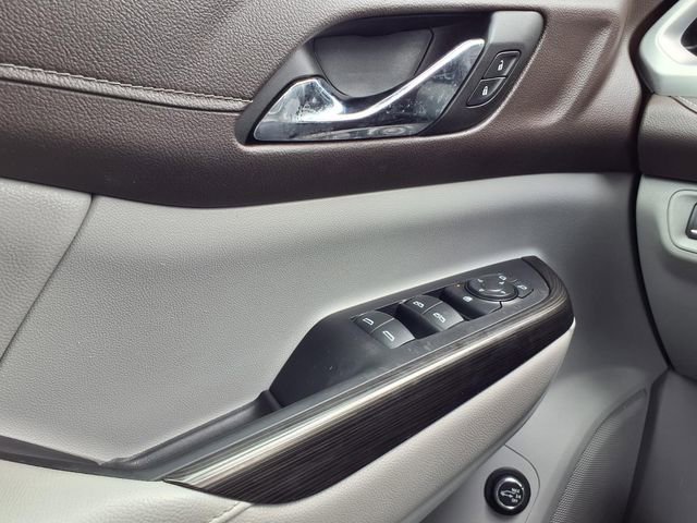 Used 2023 GMC Acadia SLT image 21