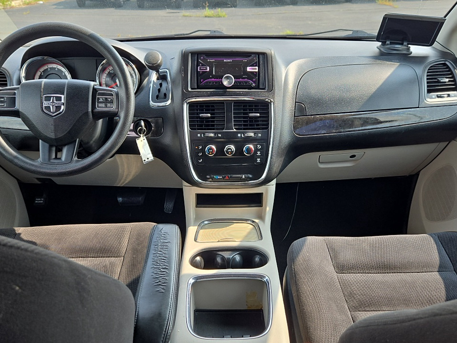 Used 2014 Dodge Grand Caravan American Value Package FWD image 9