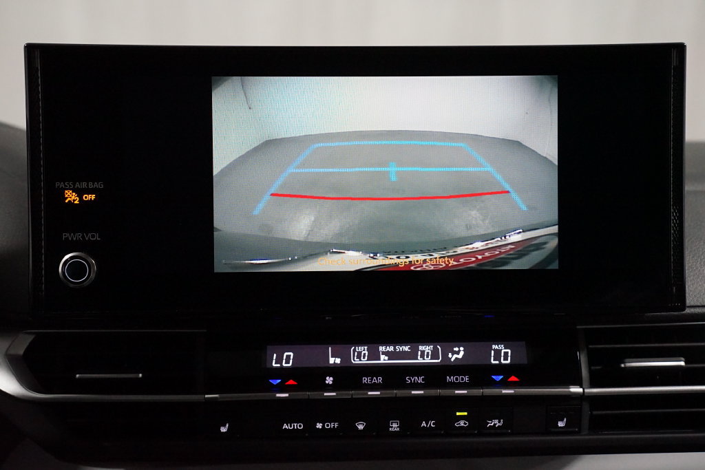 Certified 2025 Toyota Sienna XLE FWD image 19