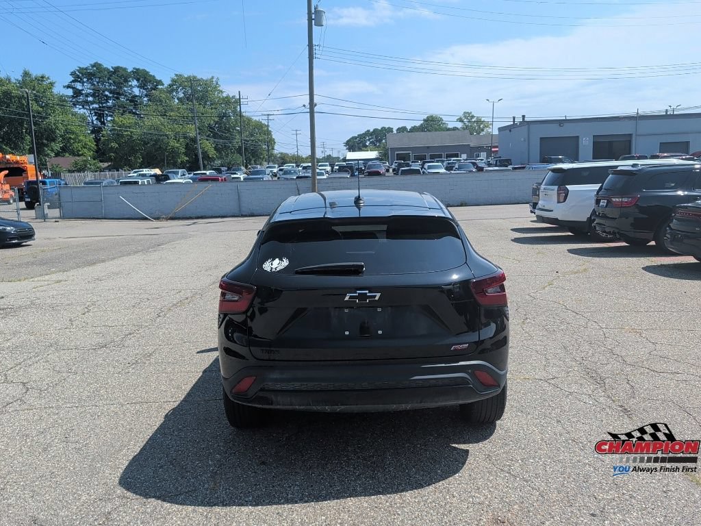 Used 2025 Chevrolet Trax RS w/ Driver Confidence Package FWD image 4