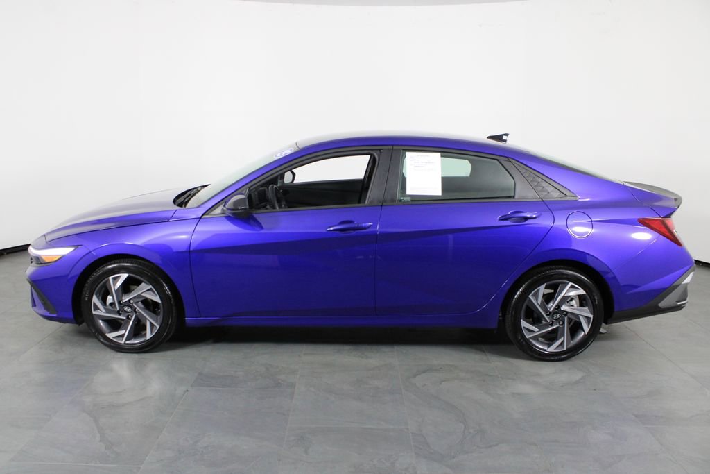 Certified 2025 Hyundai Elantra Sport image 12