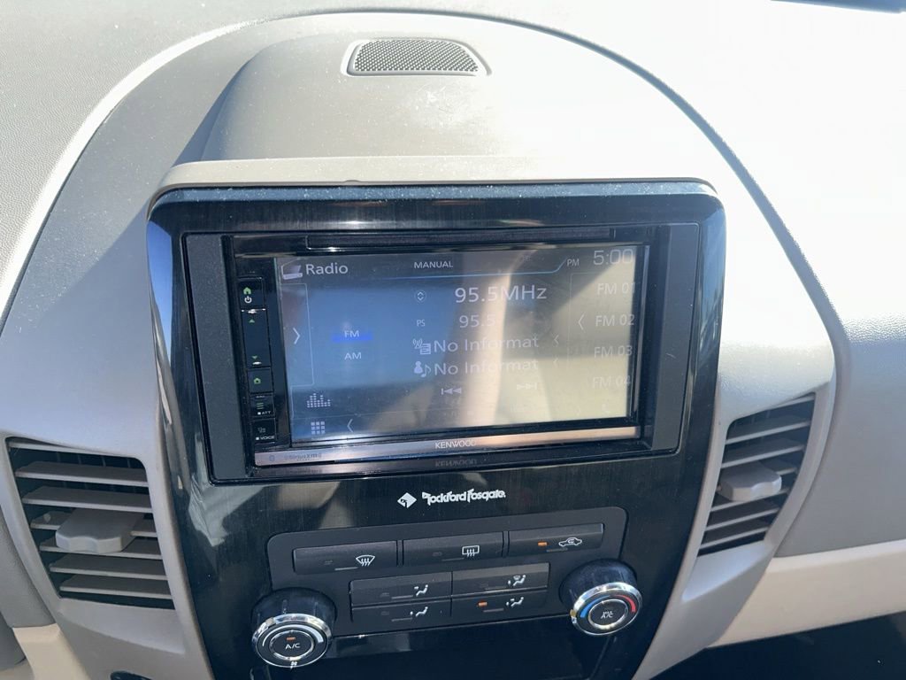 Used 2014 Nissan Titan SV w/ SV Premium Utility Package RWD image 9