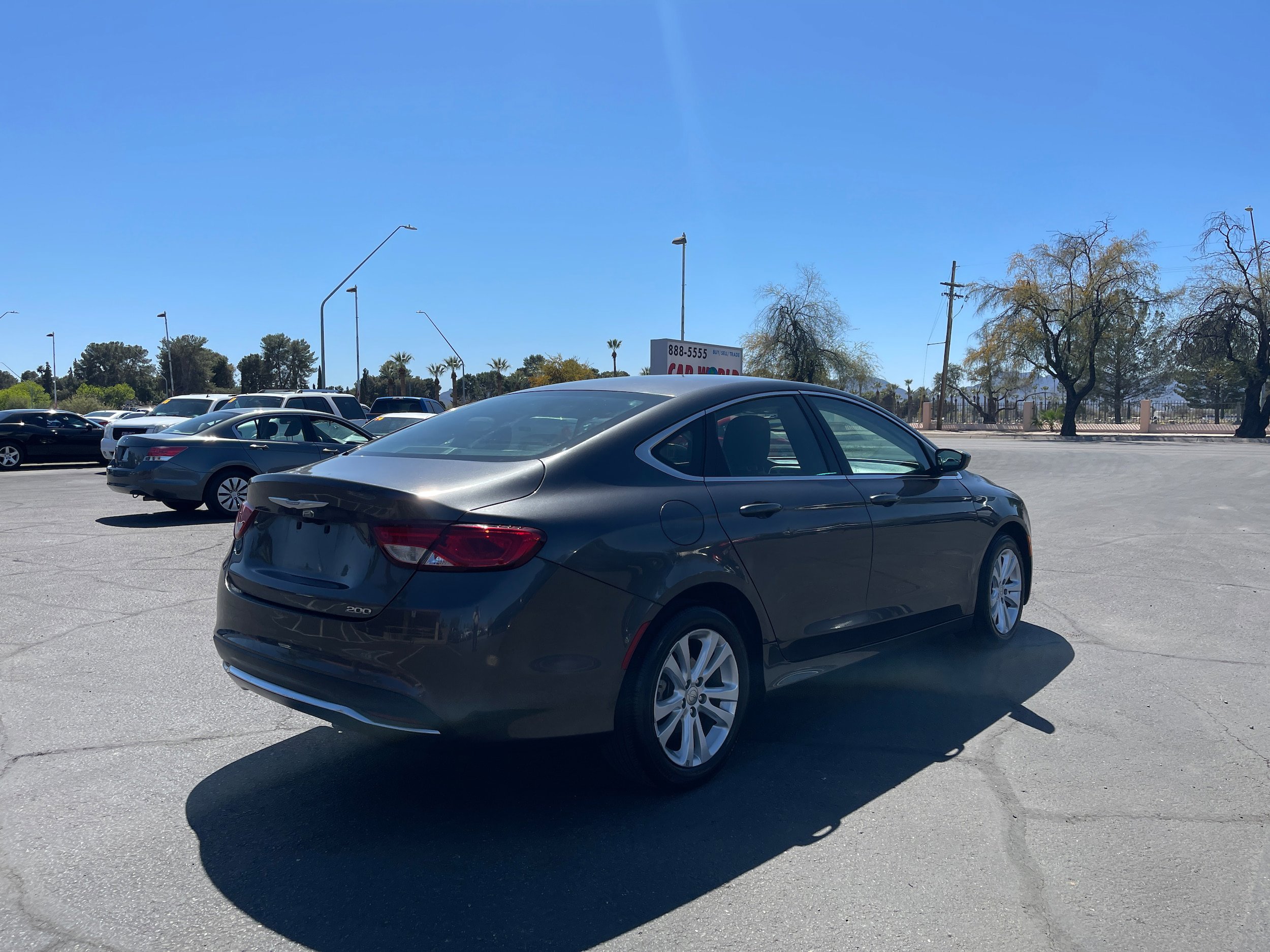 Used 2016 Chrysler 200 Limited image 5
