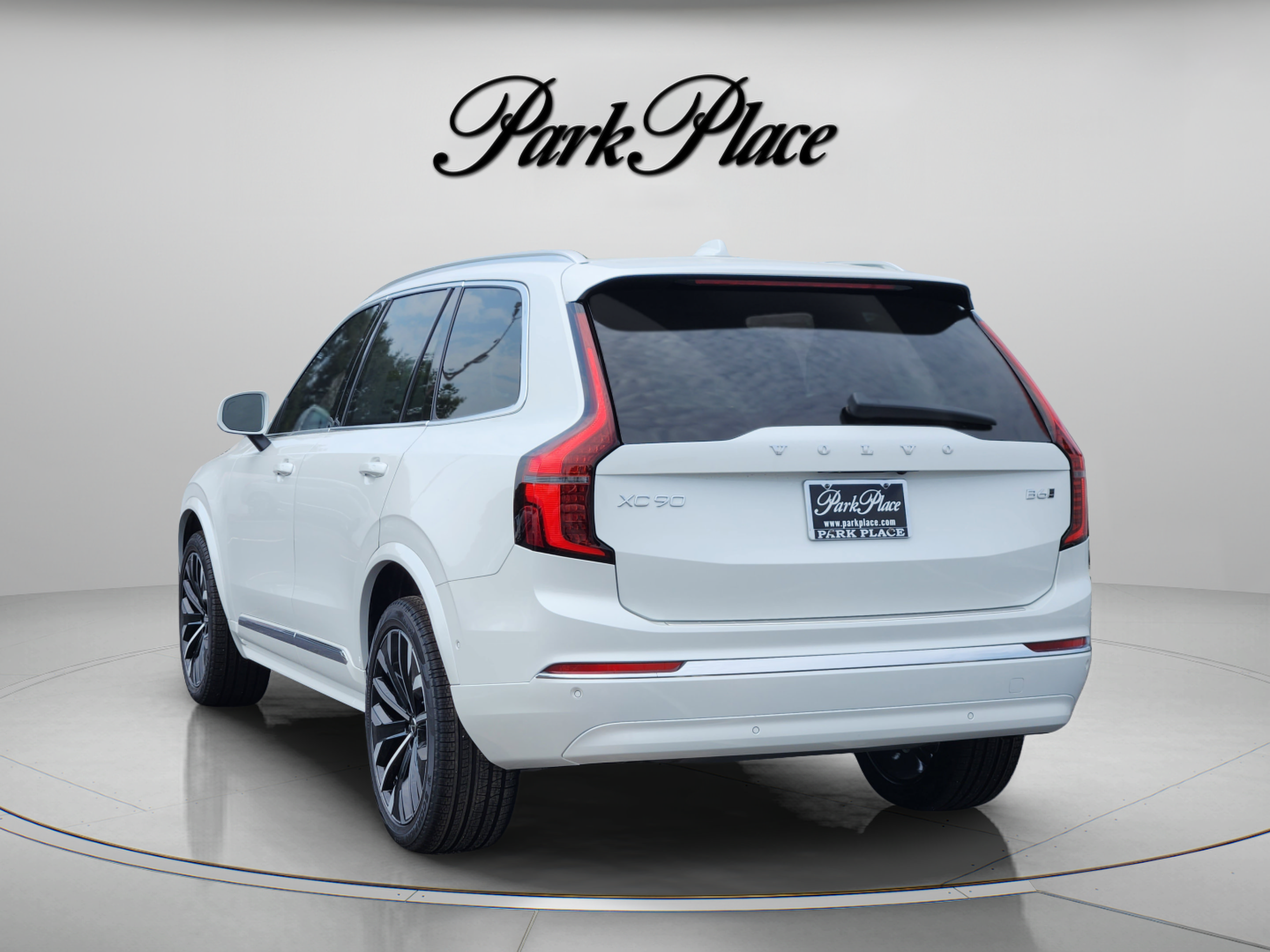 Used 2026 Volvo XC90 B6 Plus w/ Protection Package Premier AWD/4WD image 3