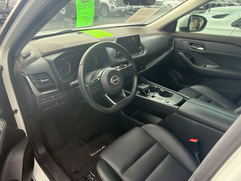Used 2023 Nissan Rogue SV w/ SV Premium B Package FWD image 11
