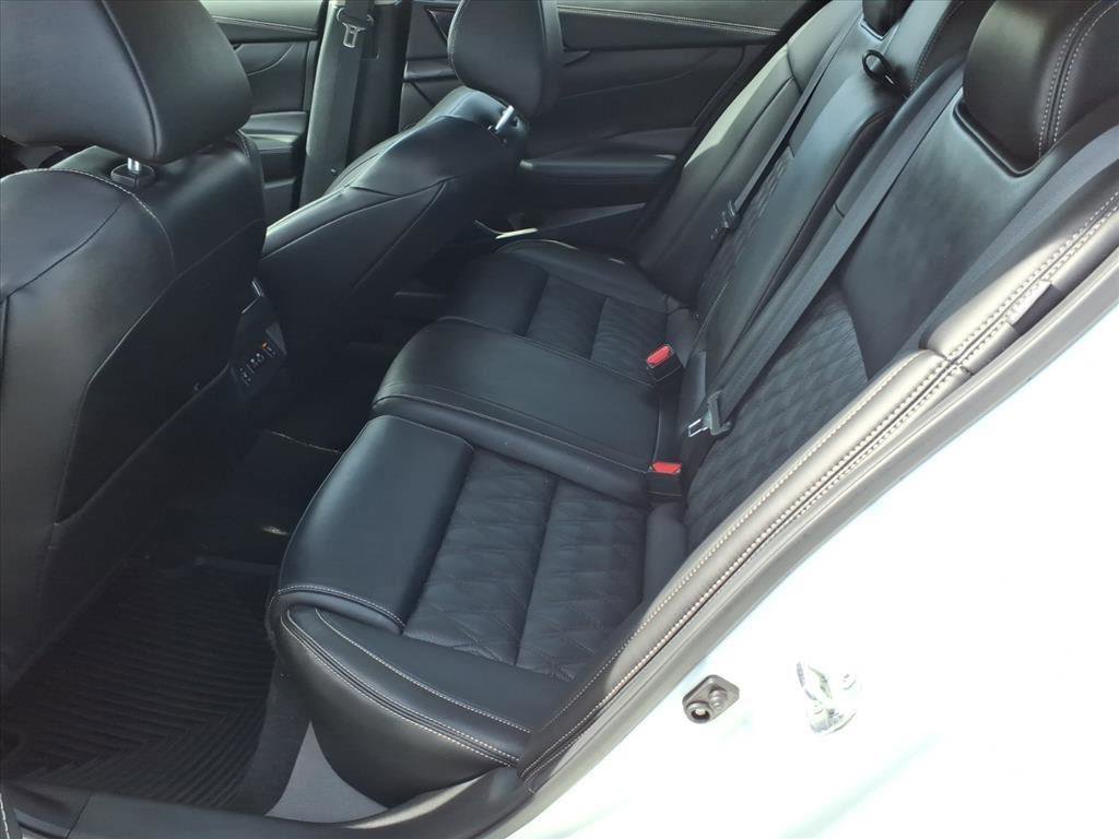 Used 2023 Nissan Maxima Platinum w/ Sport Mat Group image 13