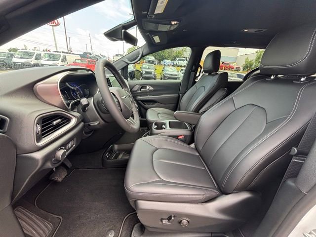 New 2026 Chrysler Voyager LX image 16