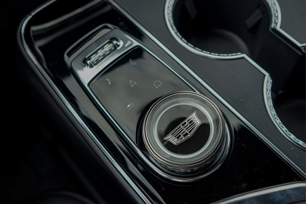 New 2026 Cadillac Lyriq Luxury w/ LPO, Floor Liner Package image 14