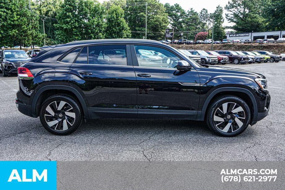 Used 2025 Volkswagen Atlas Cross Sport SE FWD image 8
