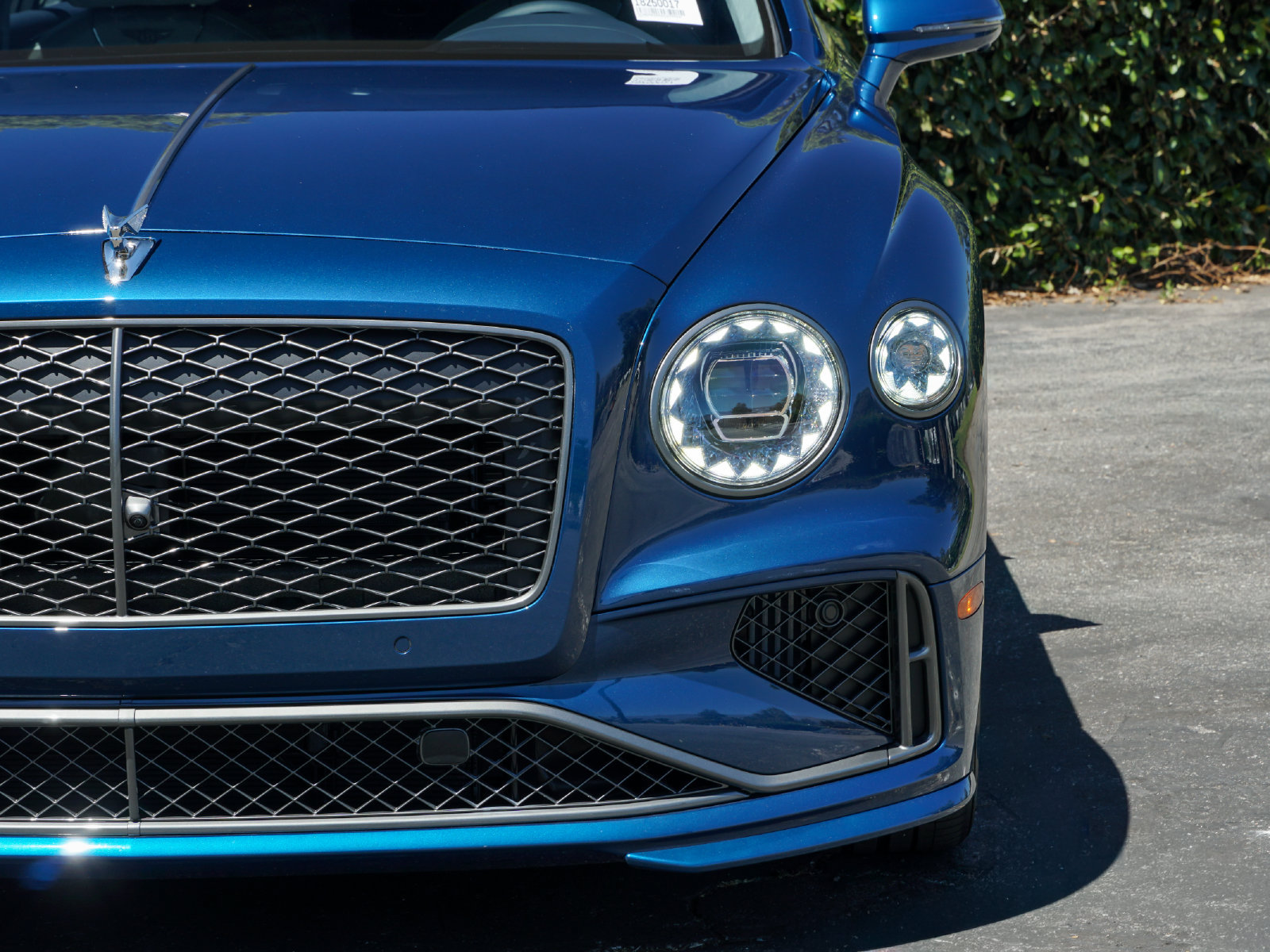New 2025 Bentley Flying Spur Plug-In Hybrid AWD/4WD image 31