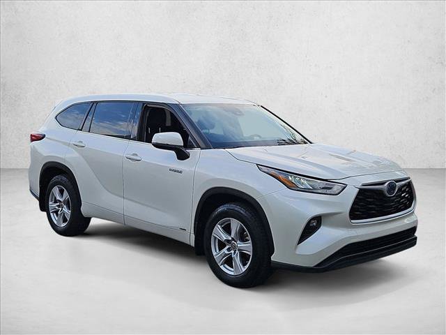 Used 2020 Toyota Highlander LE AWD/4WD image 3