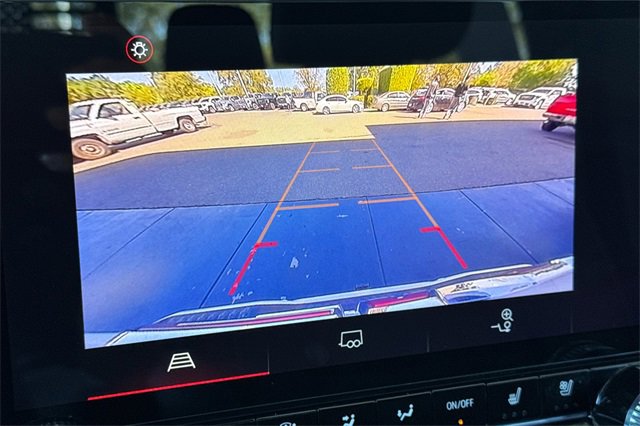 Used 2024 GMC Canyon AT4 w/ AT4 Premium Package image 27