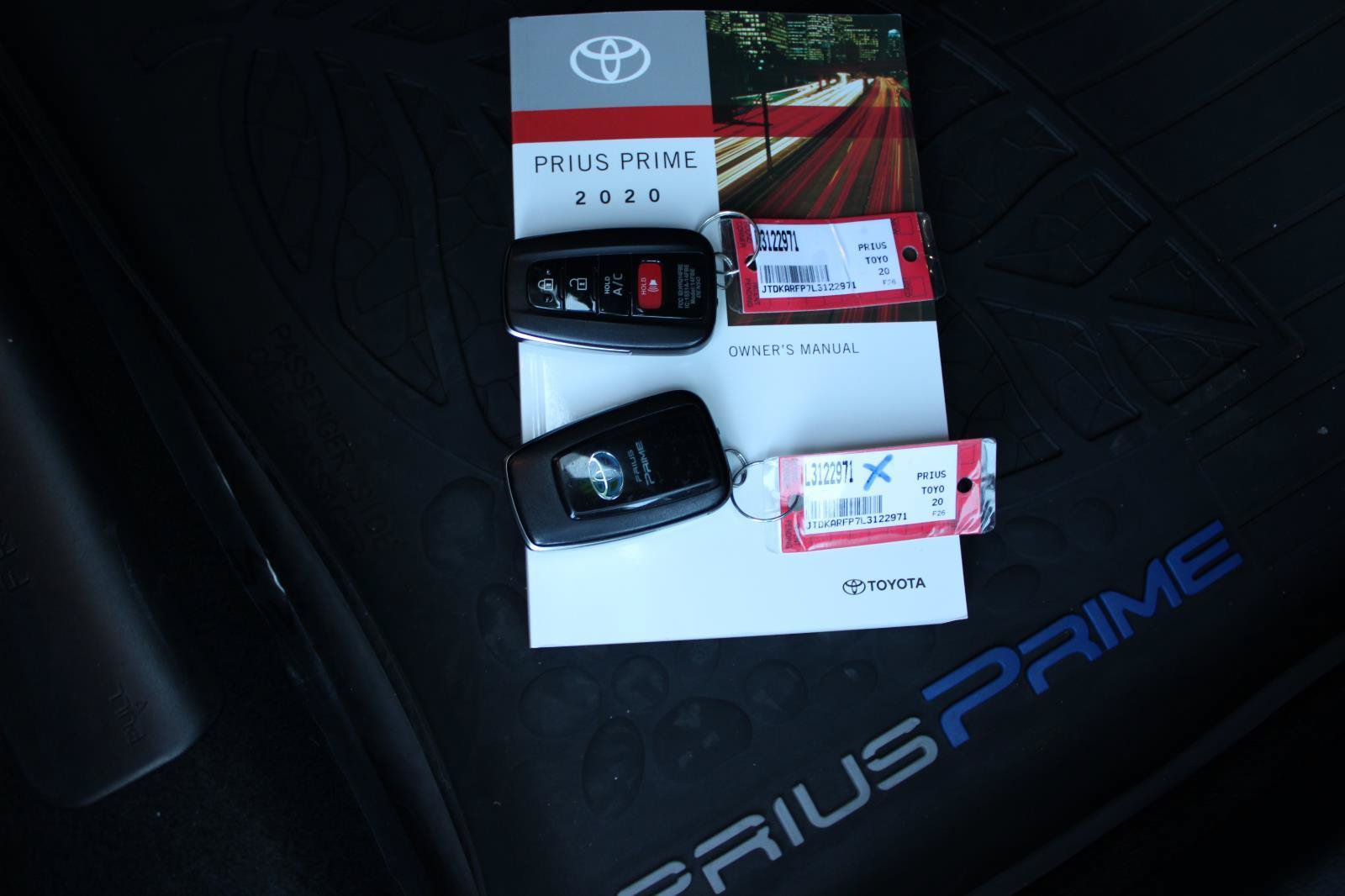 Used 2020 Toyota Prius Prime XLE FWD image 32