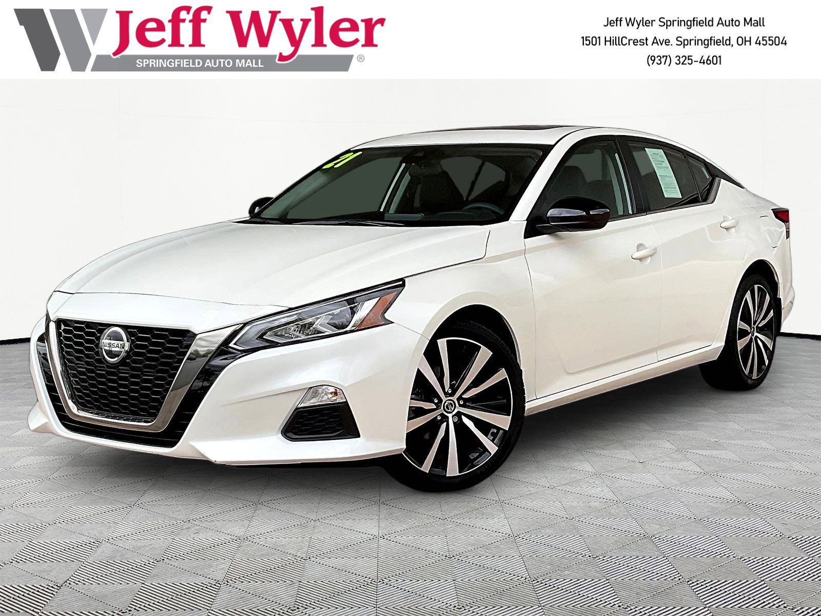 Used 2021 Nissan Altima 2.5 SR w/ SR Premium Package AWD/4WD image 1