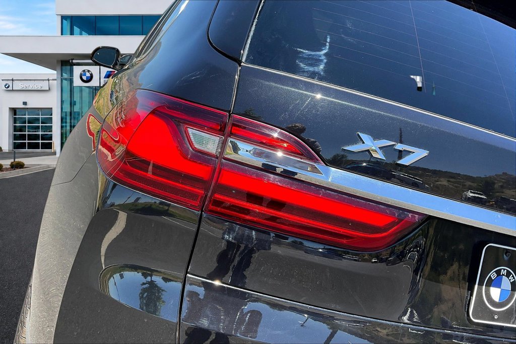 Used 2020 BMW X7 xDrive40i w/ Premium Package AWD/4WD image 23