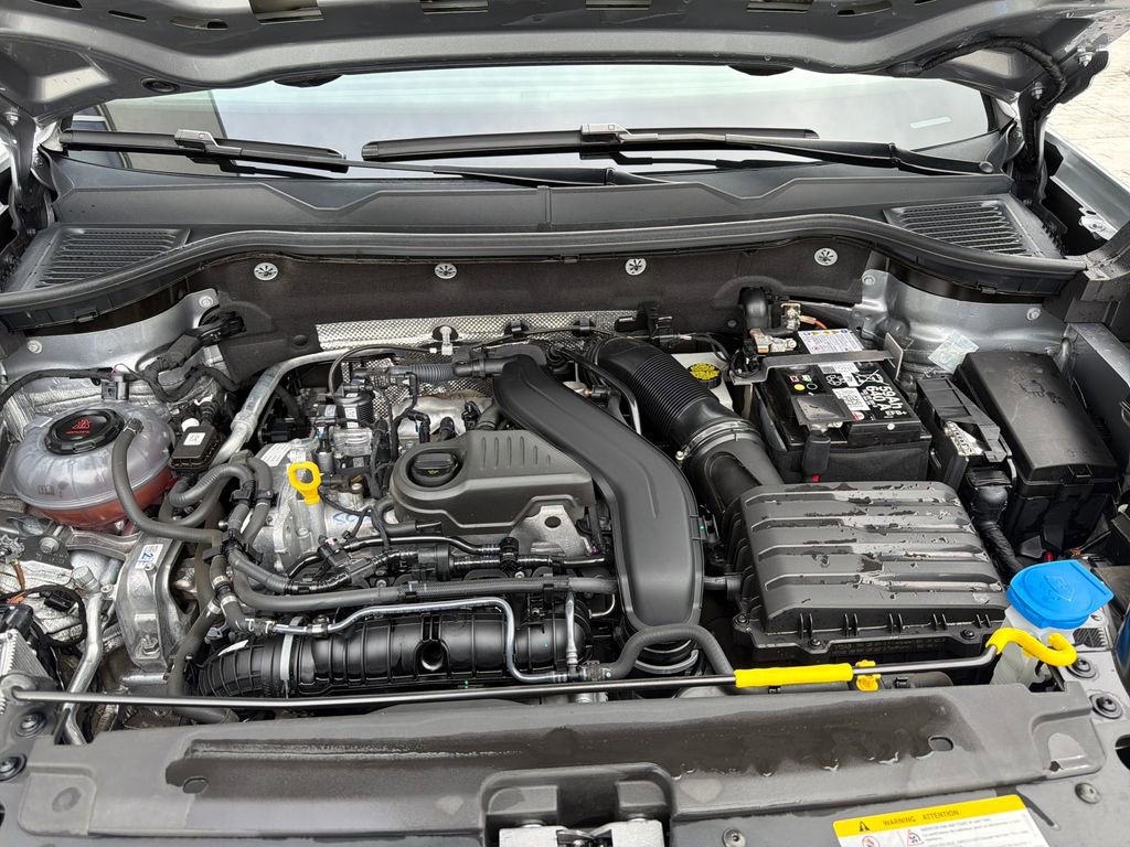 Certified 2024 Volkswagen Taos SEL image 25