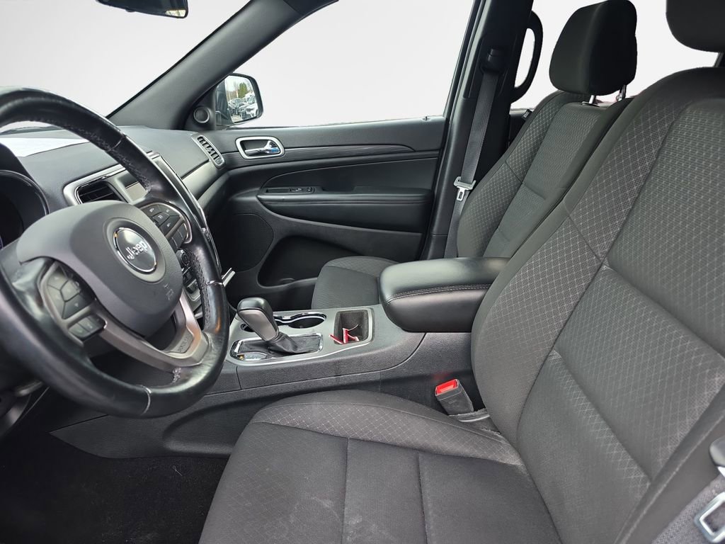 Used 2020 Jeep Grand Cherokee Laredo AWD/4WD image 12