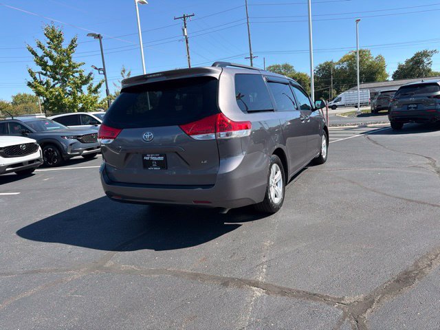 Used 2014 Toyota Sienna LE FWD image 10