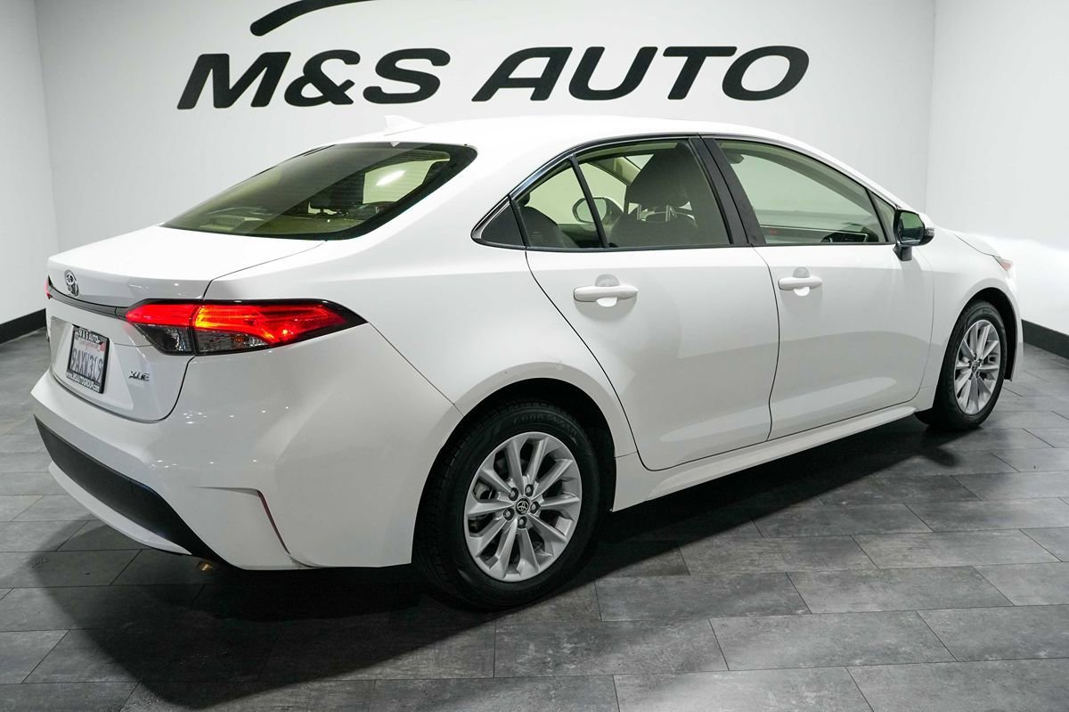 Used 2022 Toyota Corolla XLE FWD image 5