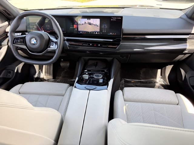 Certified 2025 BMW 530i RWD image 17