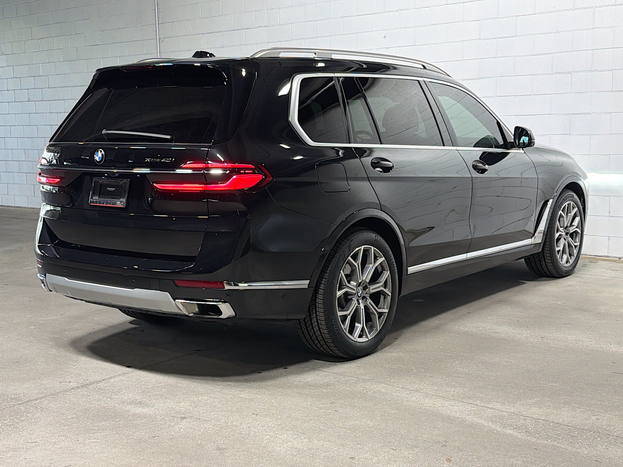 Used 2023 BMW X7 xDrive40i w/ Premium Package AWD/4WD image 7
