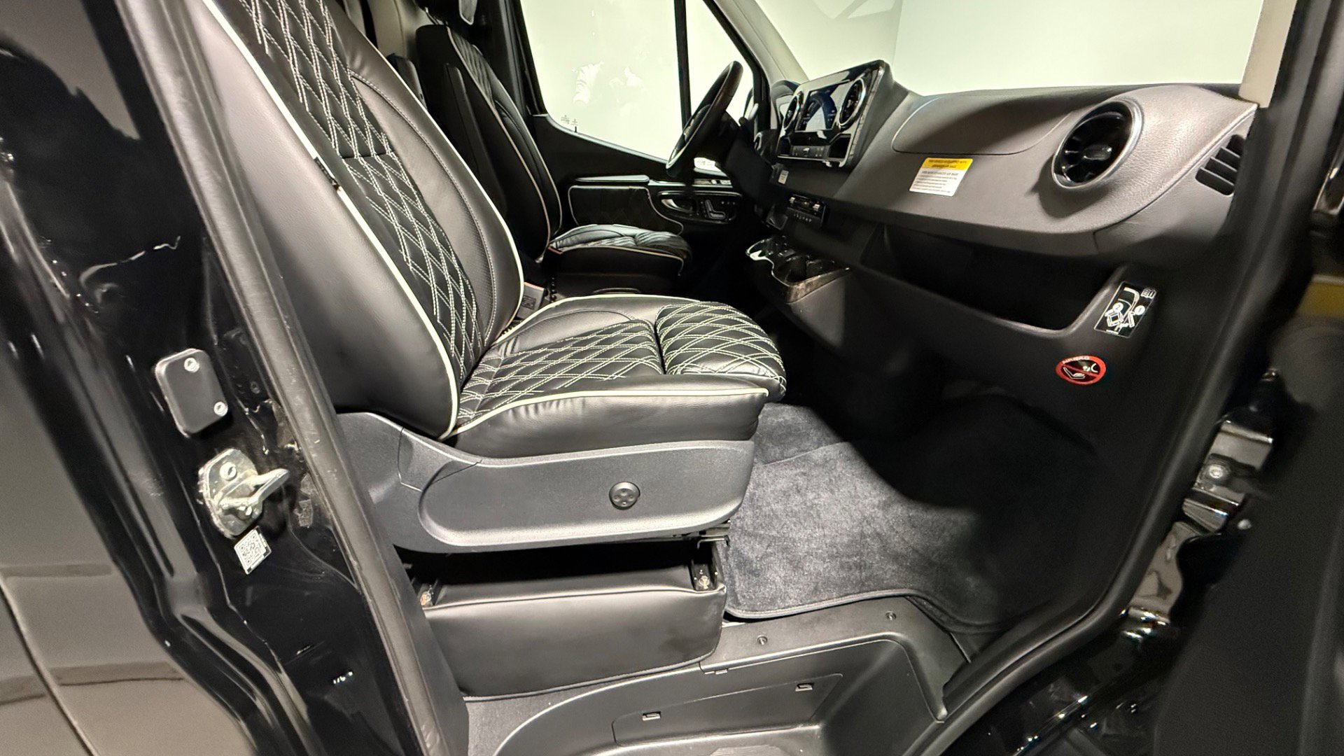 Used 2022 Mercedes-Benz Sprinter 3500 image 55