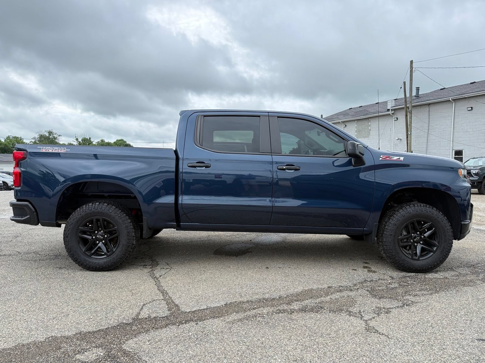 Used 2020 Chevrolet Silverado 1500 LT Trail Boss AWD/4WD image 8