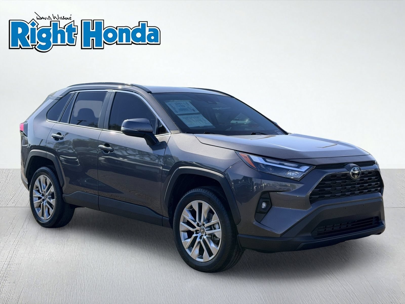Used 2024 Toyota RAV4 XLE Premium FWD image 9