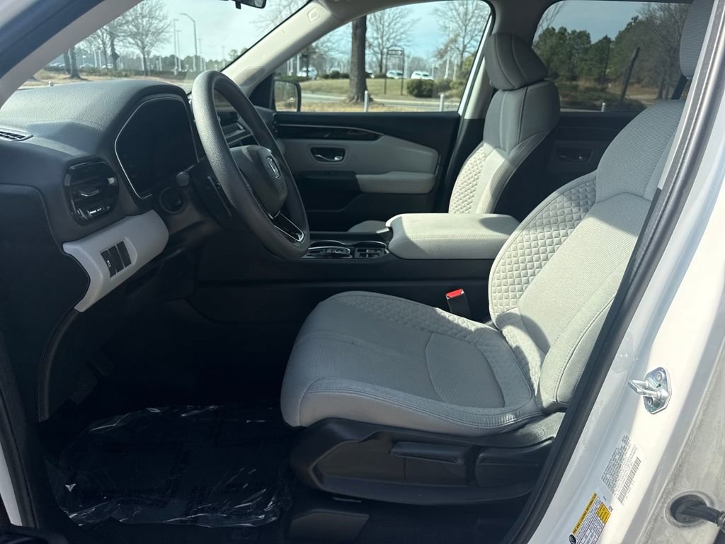 Used 2023 Honda Pilot LX image 13