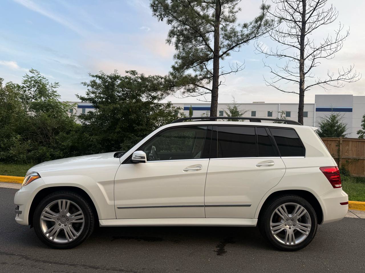 Used 2013 Mercedes-Benz GLK 350 4MATIC image 9